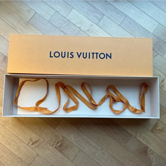 Extra Large Authentic Louis Vuitton Box - Picture 3 of 5